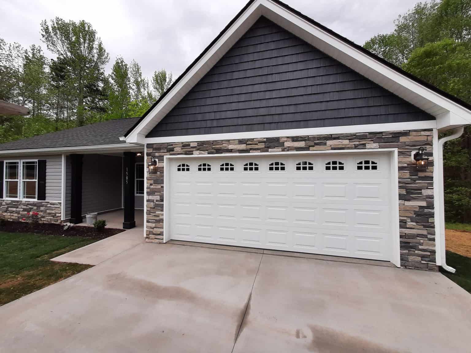 Garage Door Repair & Installation Overhead Door Co. of Kansas City™️